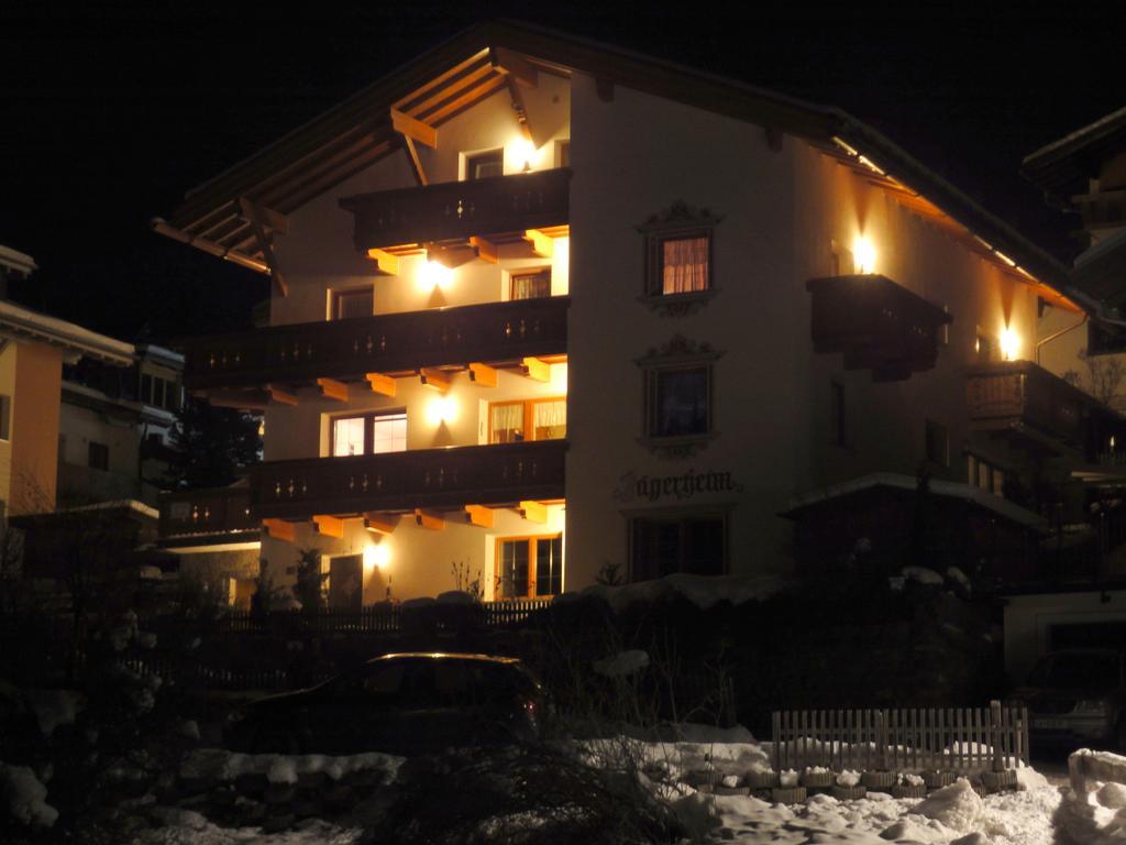 Hotel Garni Jägerheim Serfaus Zimmer foto